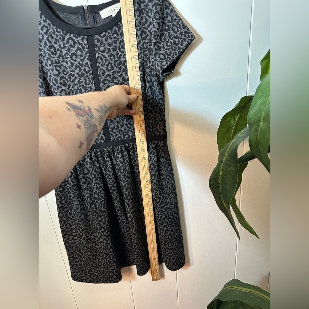 Loft Women’s Gray Leopard Print Dress Size 0 - Picture 7 of 10